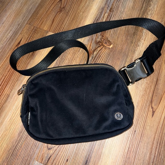 Lululemon black and gold belt bag - Picture 2 of 3
